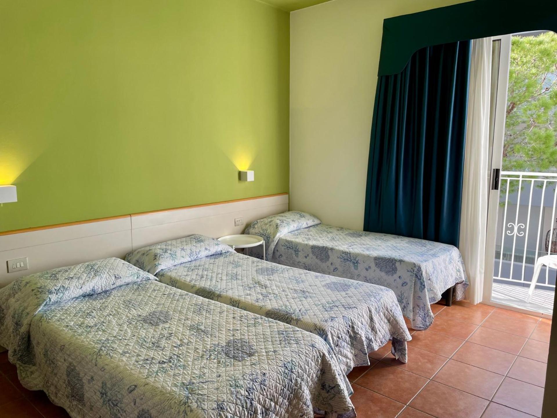 Hotel Portofino Lido di Jesolo Bagian luar foto