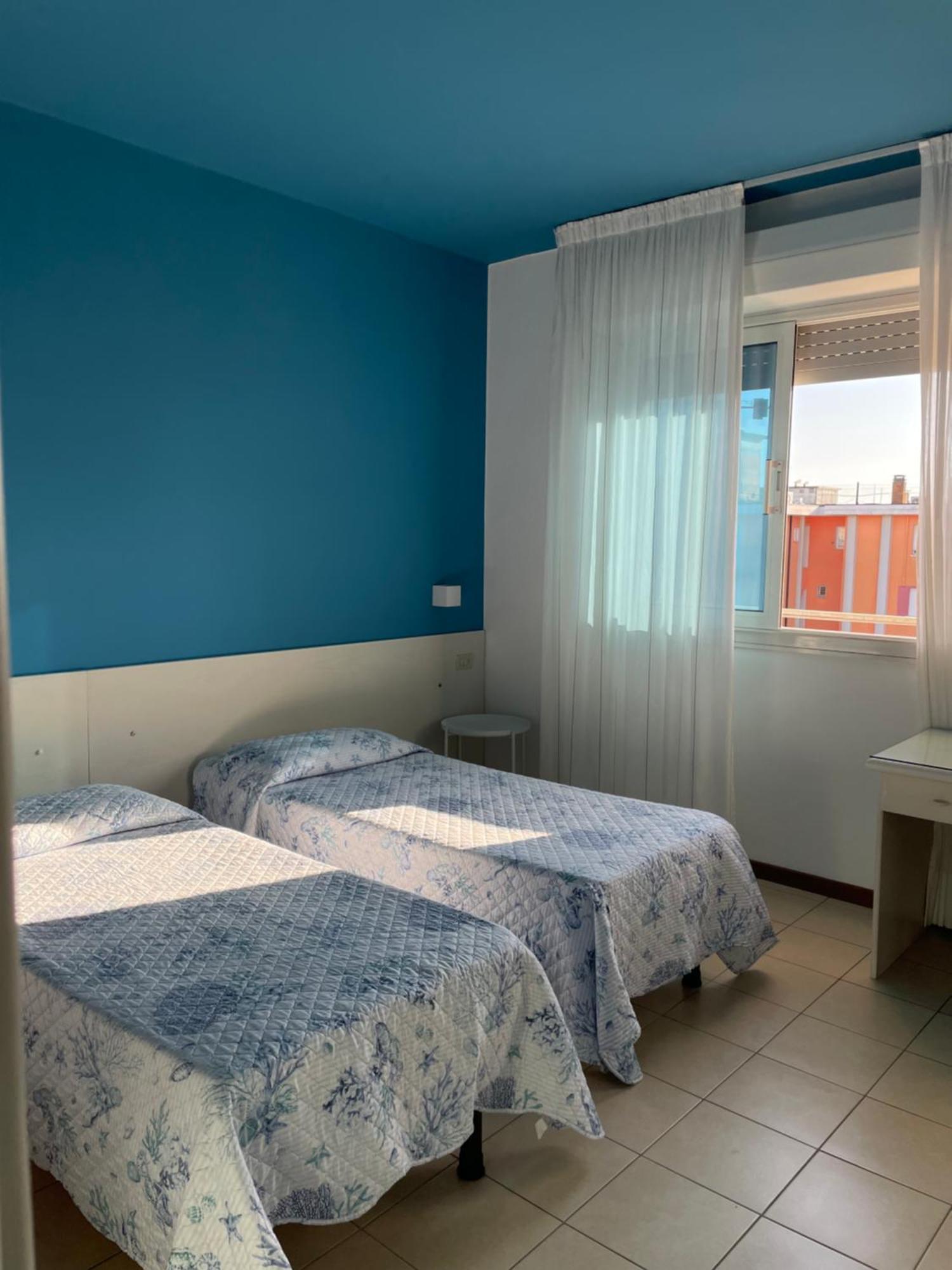 Hotel Portofino Lido di Jesolo Bagian luar foto