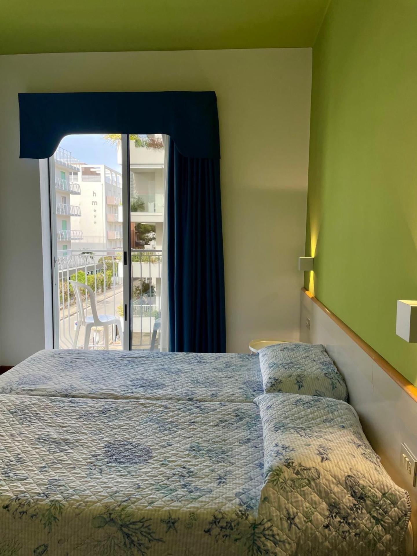 Hotel Portofino Lido di Jesolo Bagian luar foto