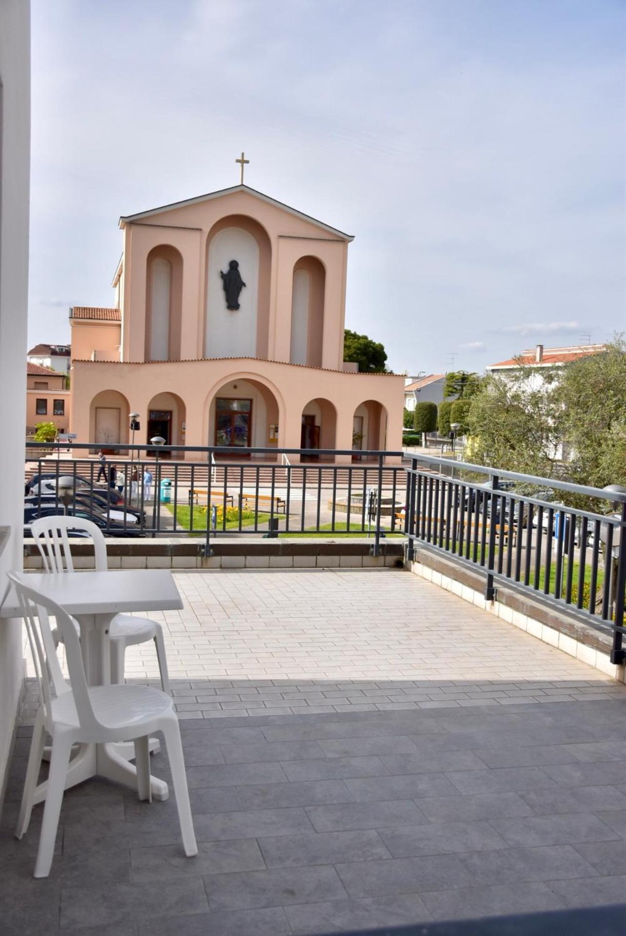 Hotel Portofino Lido di Jesolo Bagian luar foto