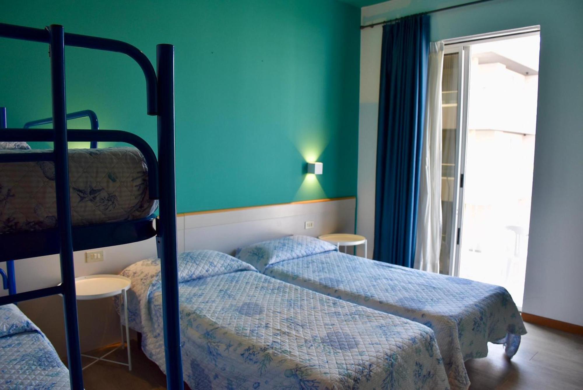 Hotel Portofino Lido di Jesolo Bagian luar foto