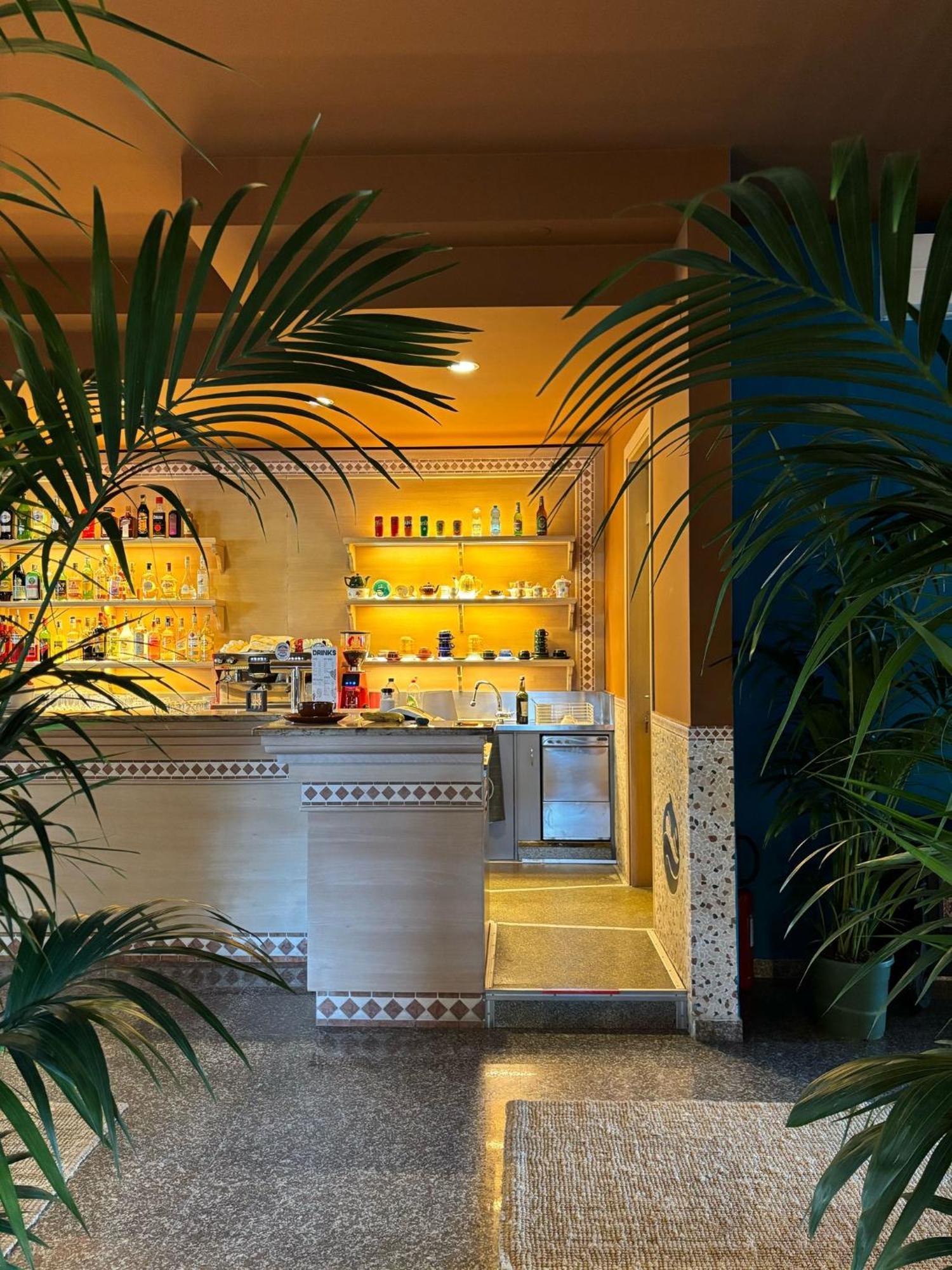 Hotel Portofino Lido di Jesolo Bagian luar foto