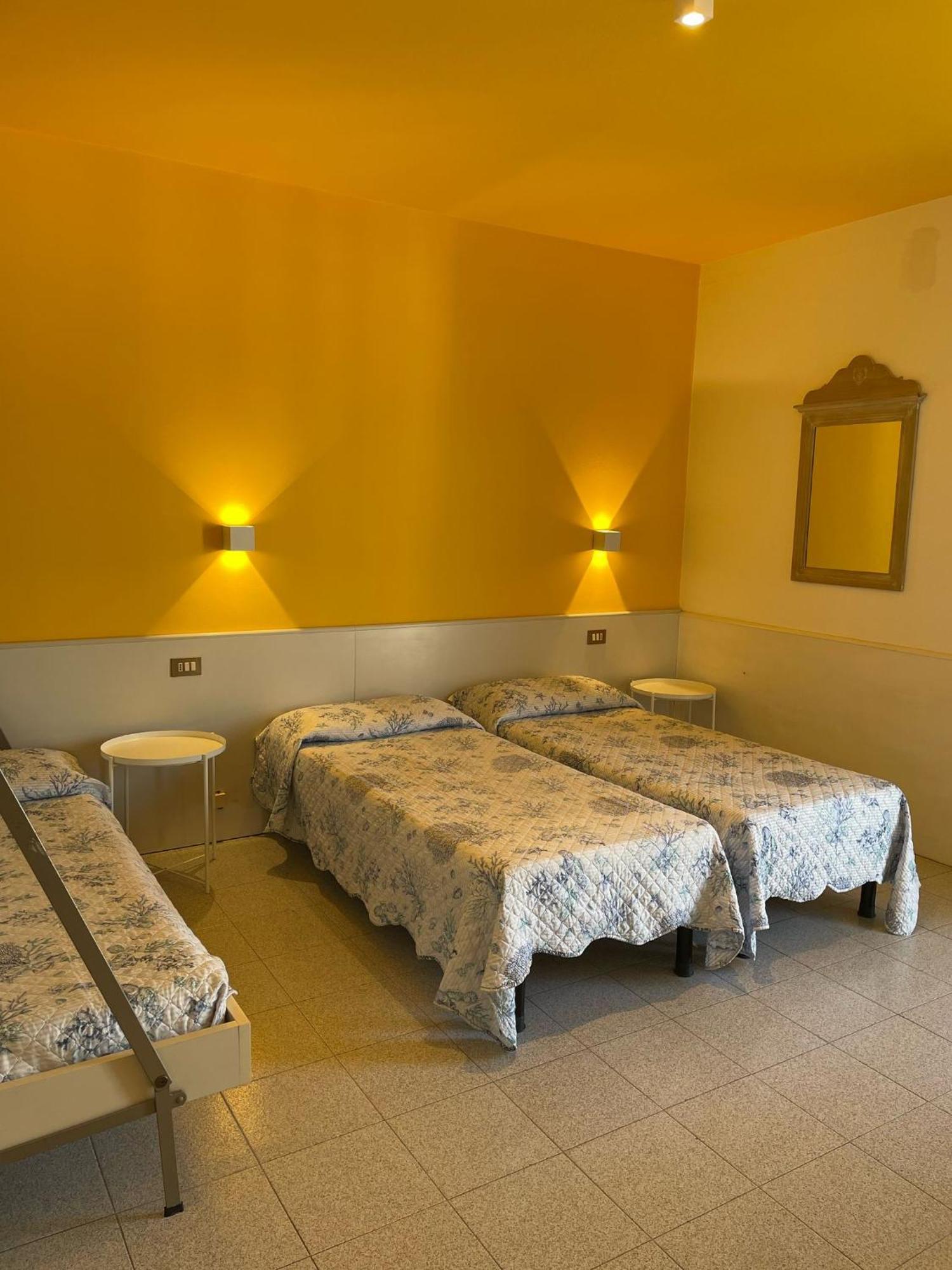 Hotel Portofino Lido di Jesolo Bagian luar foto