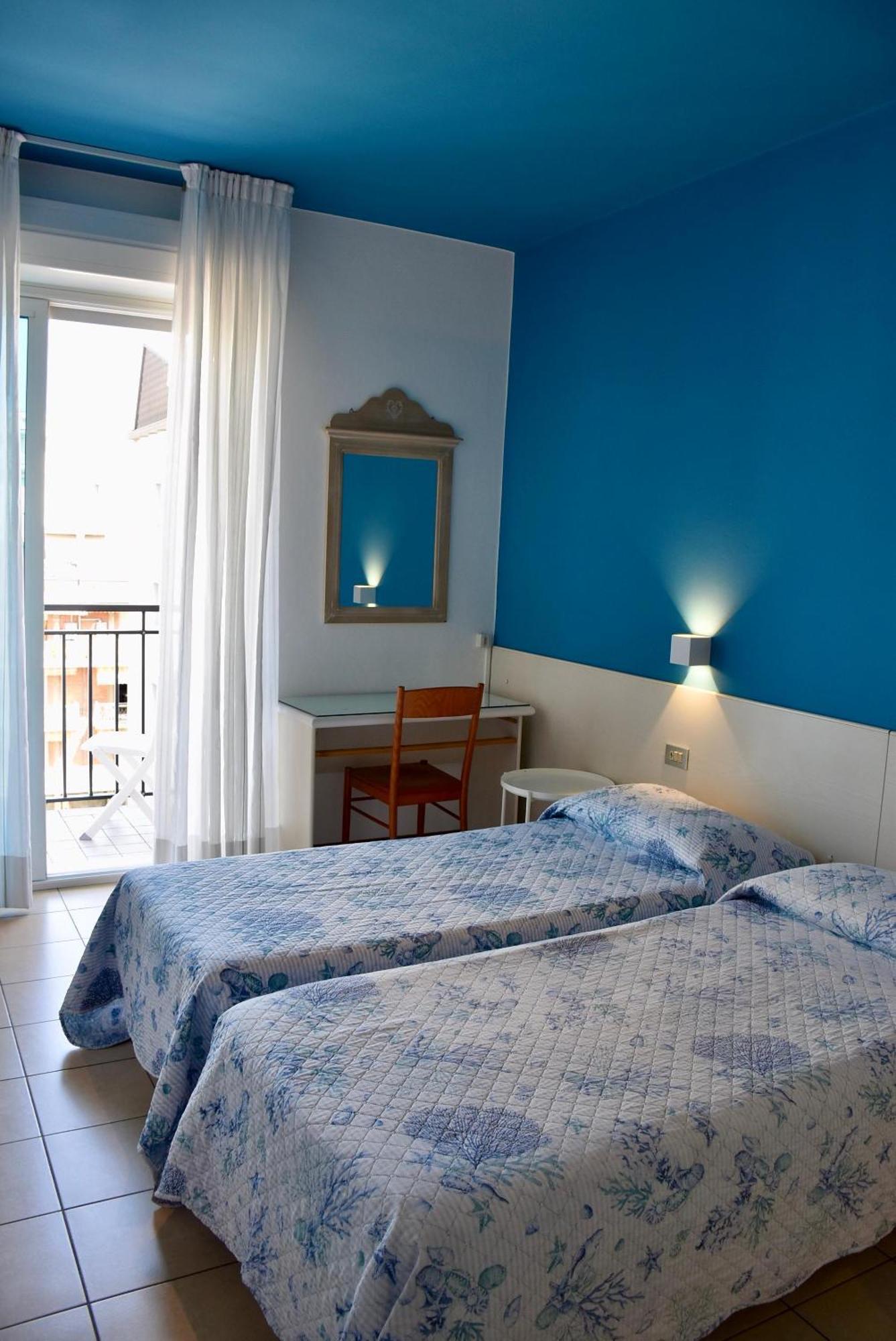 Hotel Portofino Lido di Jesolo Bagian luar foto